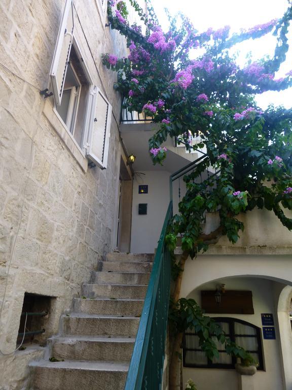 Elena Apartmán